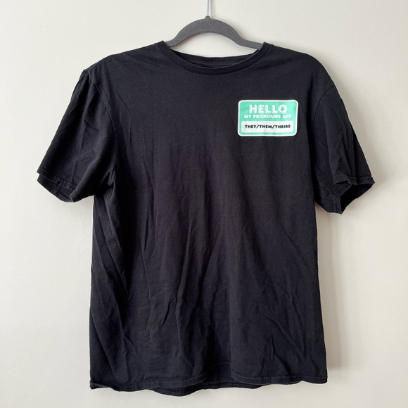 Non binary basic black shirt - Picture 2 of 5